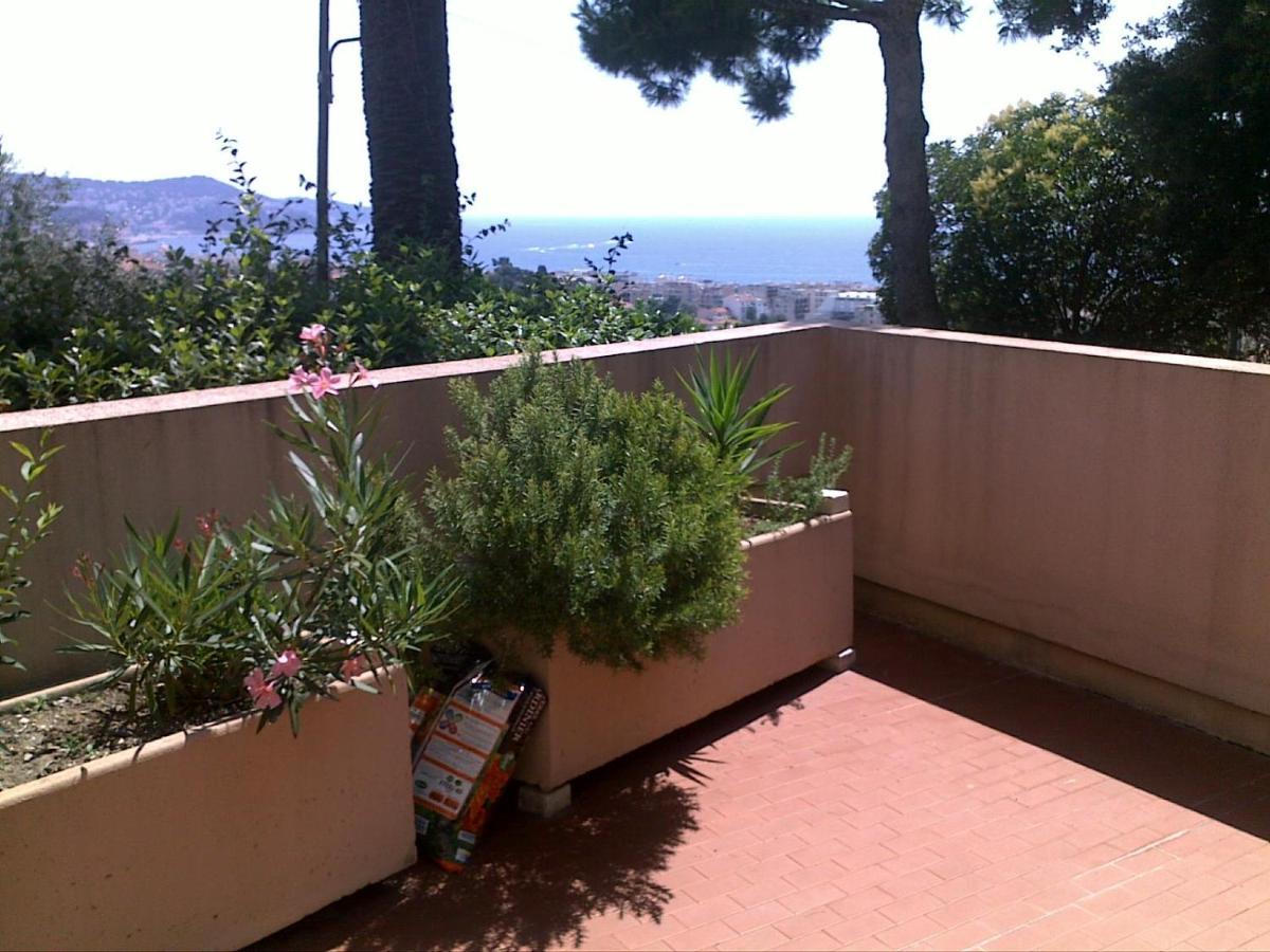 Relaxing Place With Wonderful View...Calme Avec Vue Magnifique Sur La Baie Des Anges, Mais En Campagne A 12 Minutes De La Promenade Des Anglais Ницца Экстерьер фото